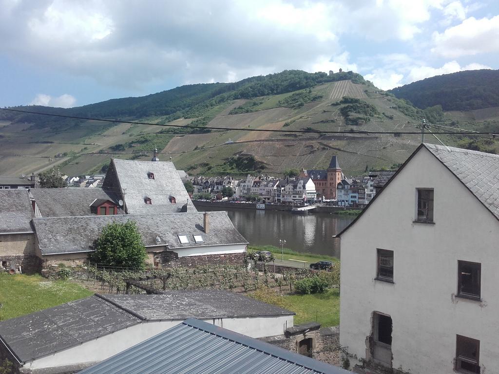 Ferienwohnung-Hallebach Zell an der Mosel Exterior photo